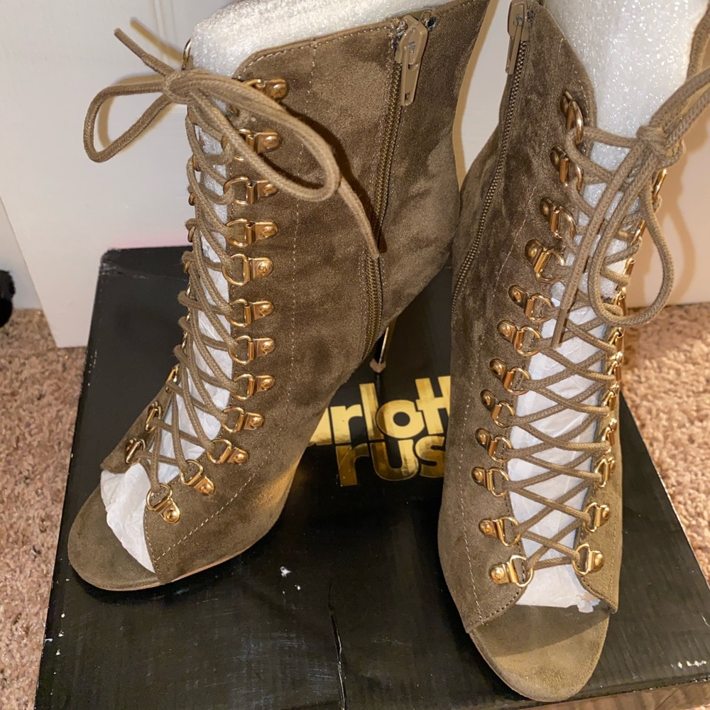 Lacy Heel